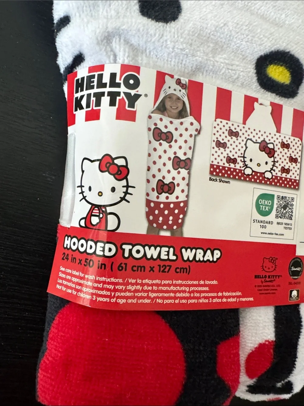 Hello Kitty White, Red & Black Hooded Towel Wrap